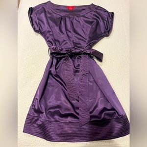 Scarlett purple short sleeve dress with belt. Size small. Great condition